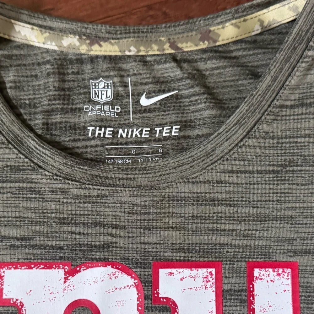 NWT Nike New York Giants T-Shirt, size Large 14/16